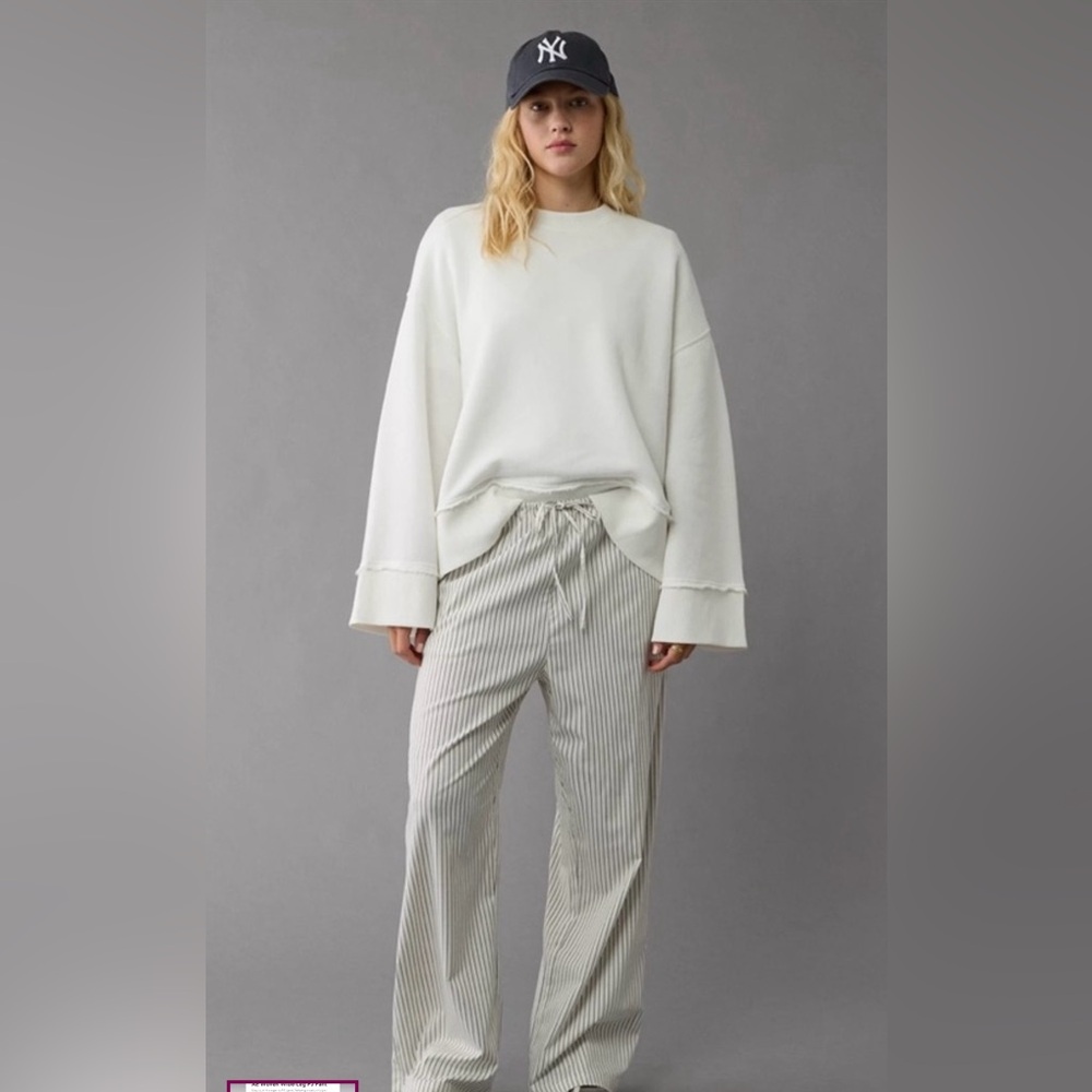 AE Woven Wide-Leg Pant